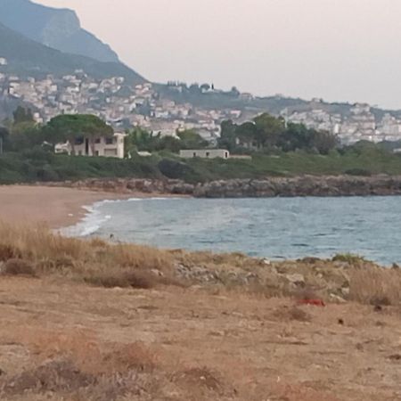 Tzanetos Seaside Villa Кипарисия Екстериор снимка