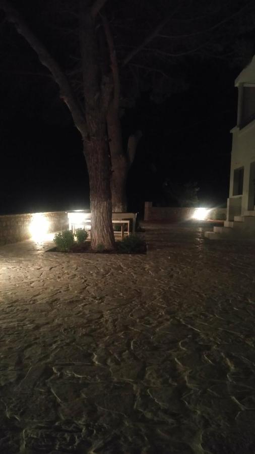 Tzanetos Seaside Villa Кипарисия Екстериор снимка
